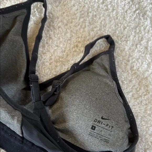 Nike Women's Sports Bra Set - Red, White, Black - Picture 5 of 6